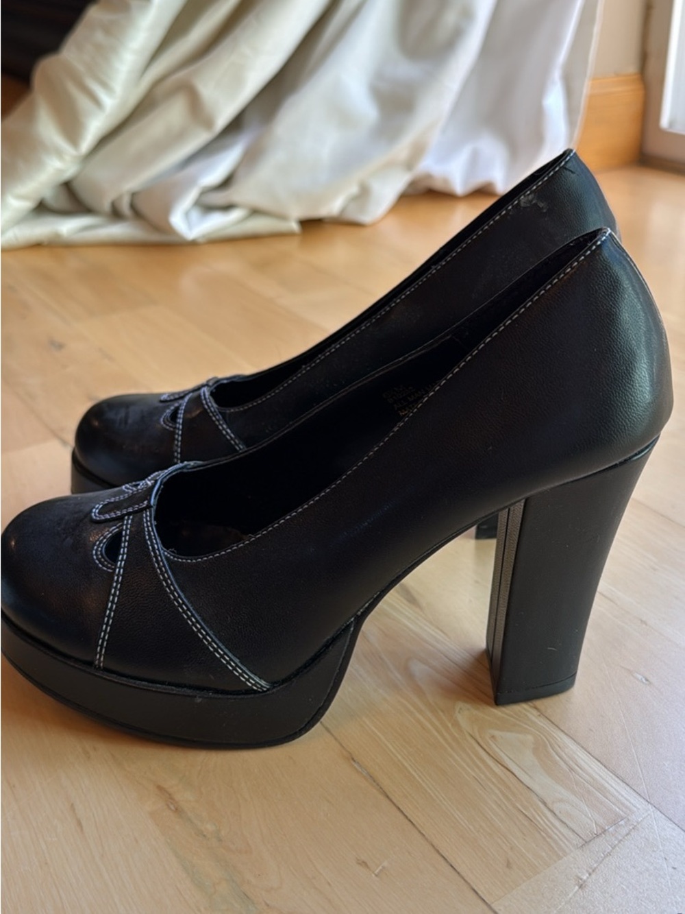 BONGO Black Platform Block Heel Pumps white stitching 6.5 vintage new women’s
